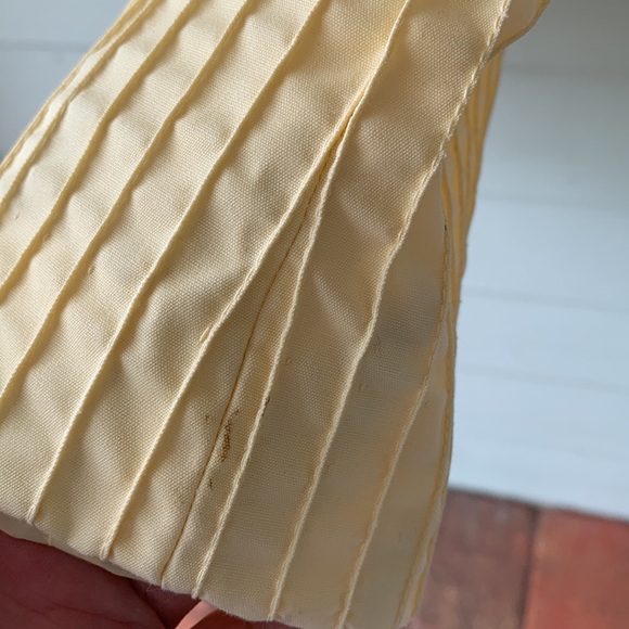 Vintage 1960’s Pleated Yellow Trench Jacket - Picture 7 of 9